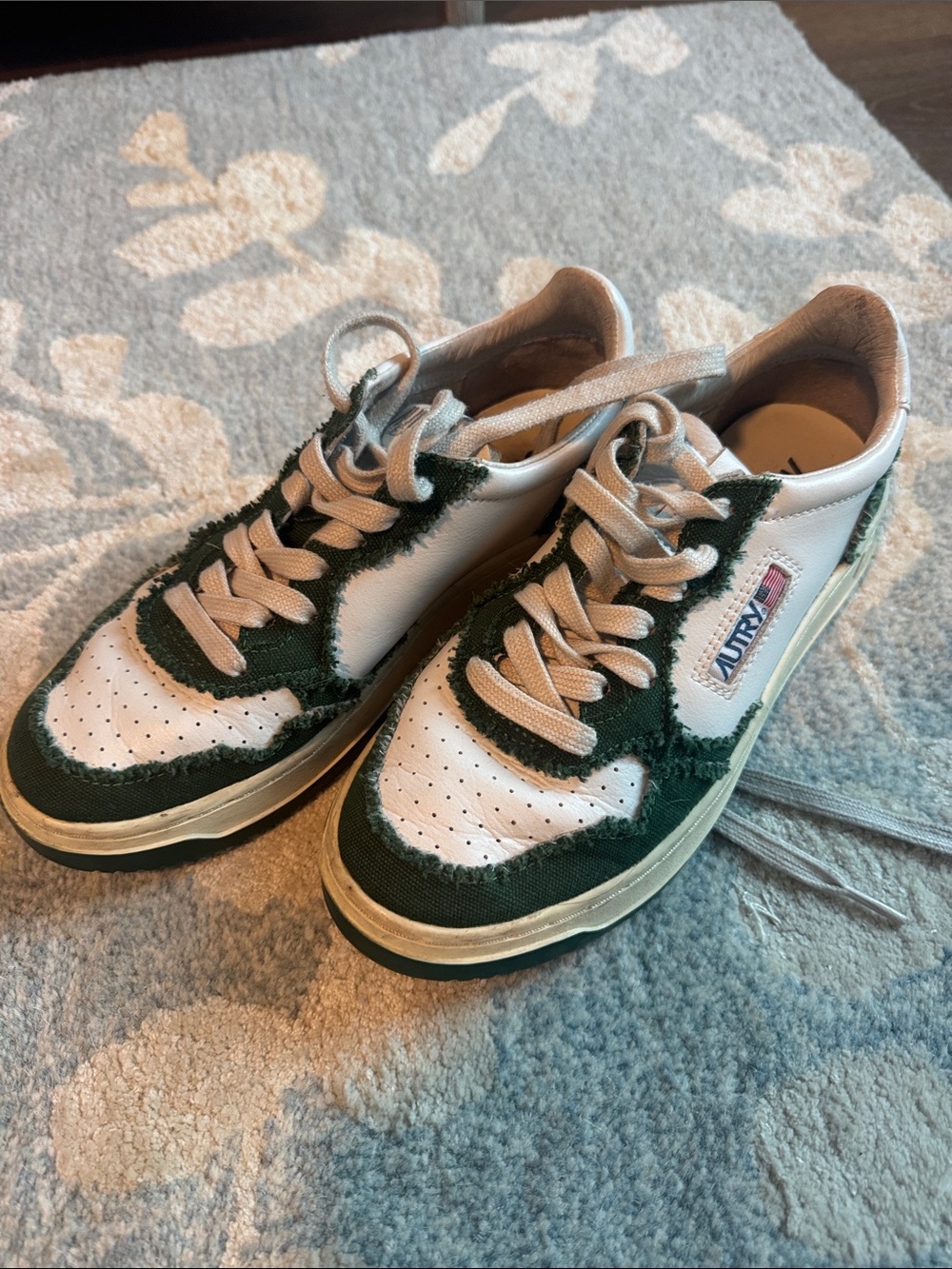Autry Medalist Women's White and Green Sneakers